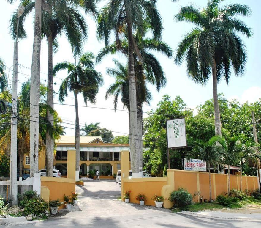 Palm Bay Guest House & Restaurant Montego Bay Esterno foto