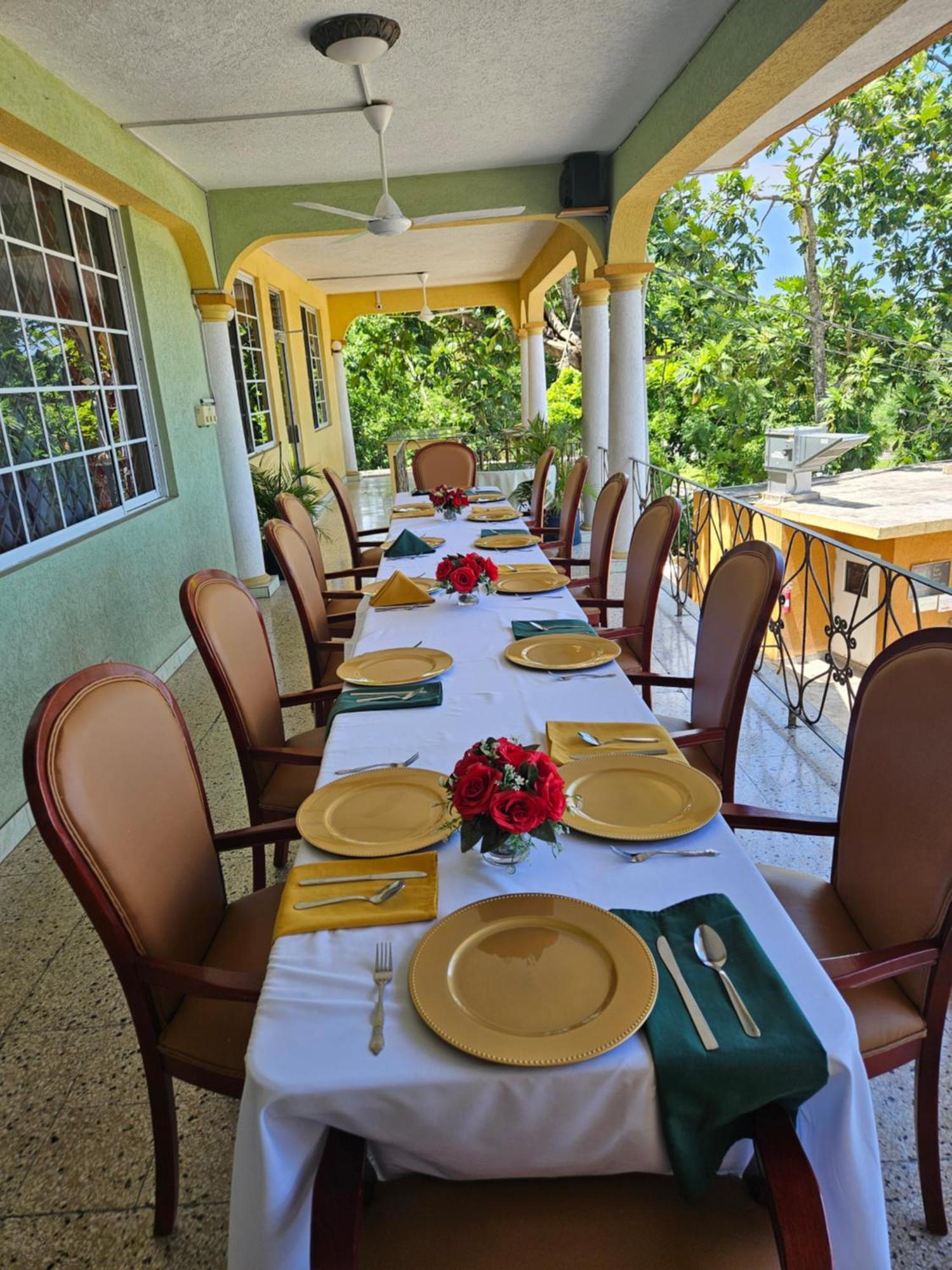 Palm Bay Guest House & Restaurant Montego Bay Esterno foto